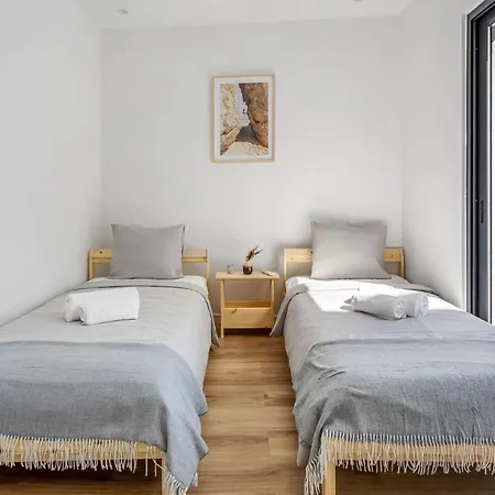 Apartament Dream W/pool & Balcony By Lovelystay *