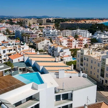 Appartement Dream W/pool & Balcony By Lovelystay