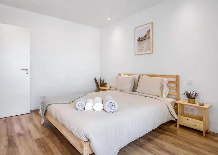 Apartament Dream W/pool & Balcony By Lovelystay